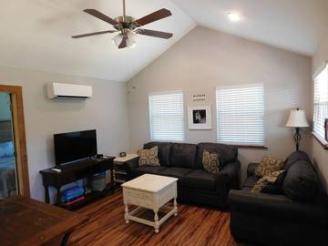 Log Cabin for 2 Guests in Oklahoma, USA, Picture 1
