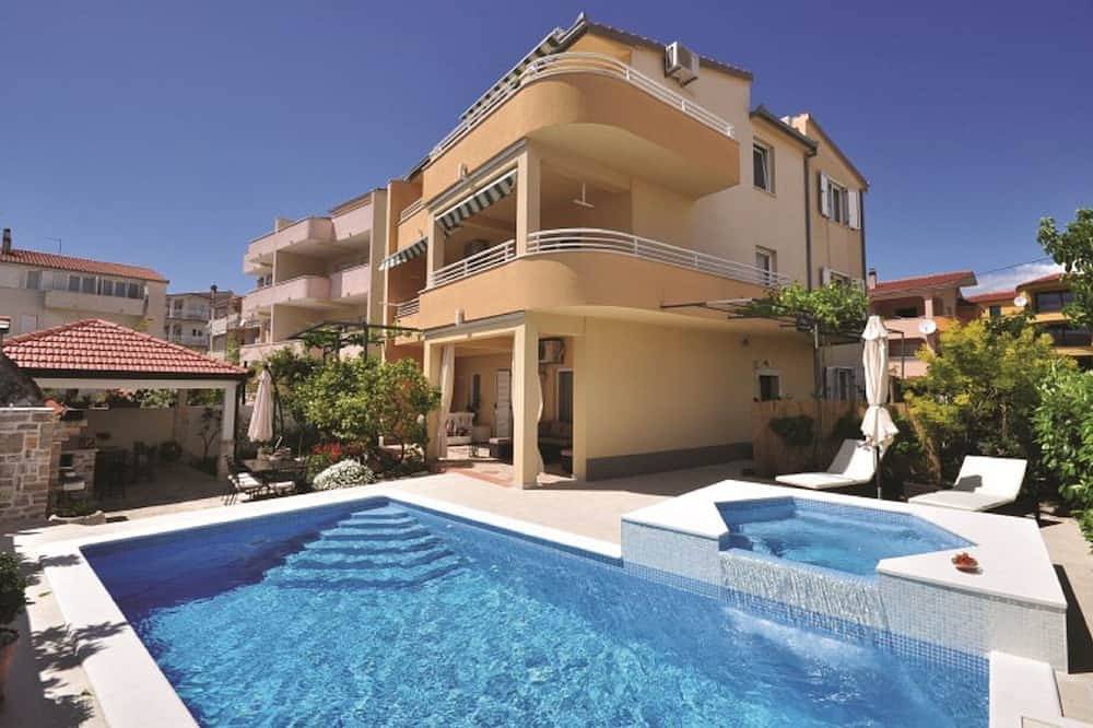 Luxus-Villa Dg - ideal für 16 Personen mit privatem Pool in Stobrec, Split-Dalmatien