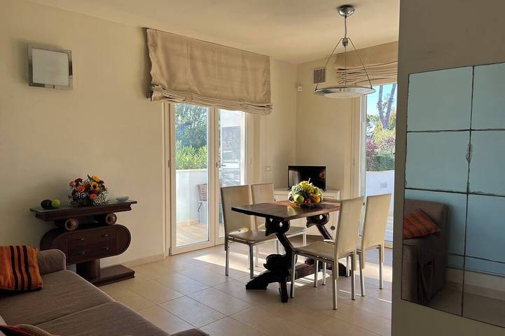 Appartamento intero, Casa Iris, wonderful terrace close to the seaside in Lido di Camaiore, Camaiore (Toscana)