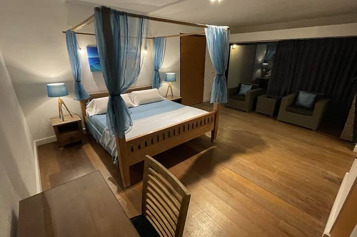 Angebot Luxusvilla 450 m², beheizter Pool 29 °, Wlan, 12 px in Lajares, La Oliva