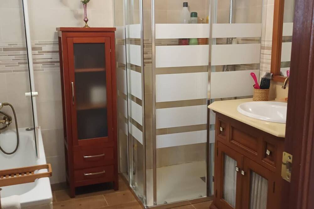 Country House 'Romo 2' with Mountain View, Wi-Fi and Air Conditioning in Rute, Sierras Subbéticas