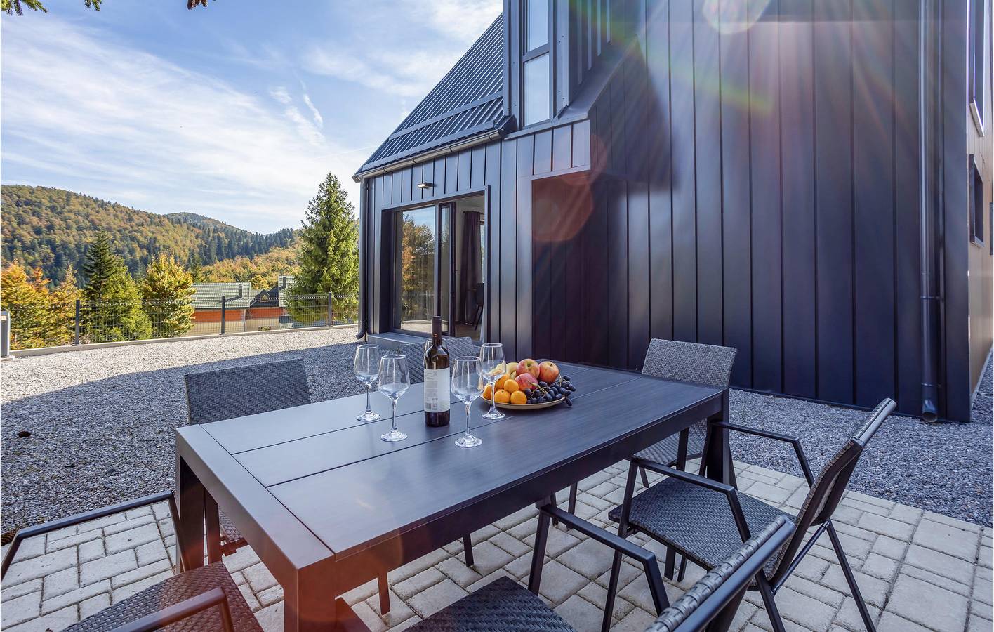 Stilvolle 1-Zimmer-Wohnung mit Sauna, Terrasse und malerischer Aussicht in Delnice, Primorje-Gorski Kotar