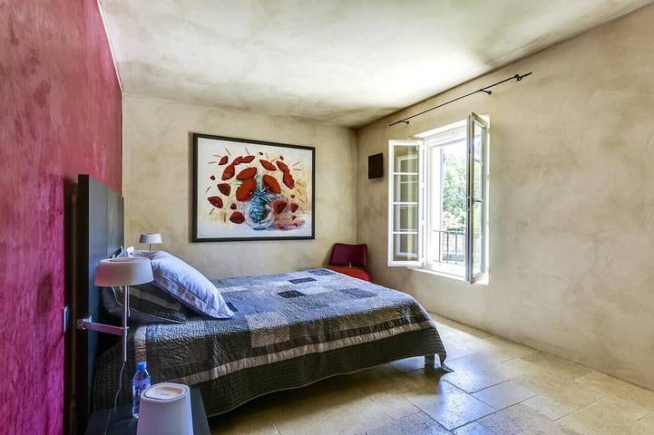 Location de vacances pour 8 personnes, avec jardin et terrasse à Rognes - 3