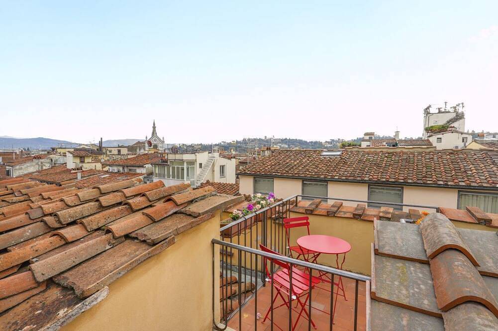 Appartement entier, Palazzo Borghese Studio Terravce in Florence city center, Florence