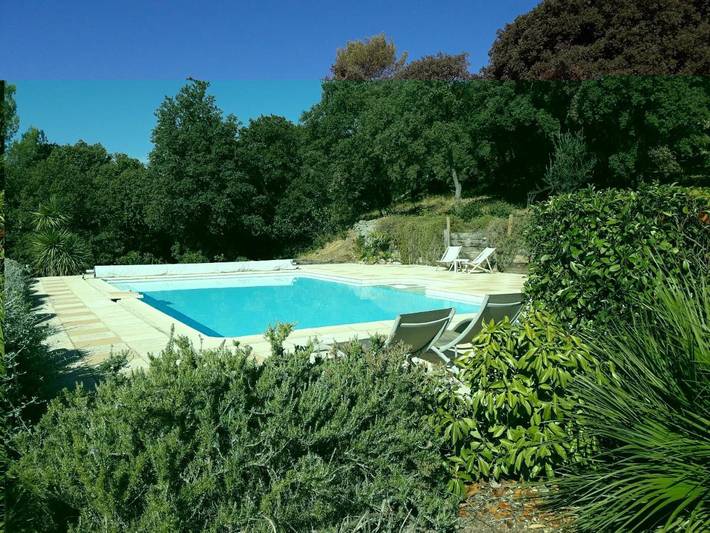 Location de vacances pour 4 personnes, avec Terrasse ainsi que Piscine et Vue à Flassans-sur-Issole - 2