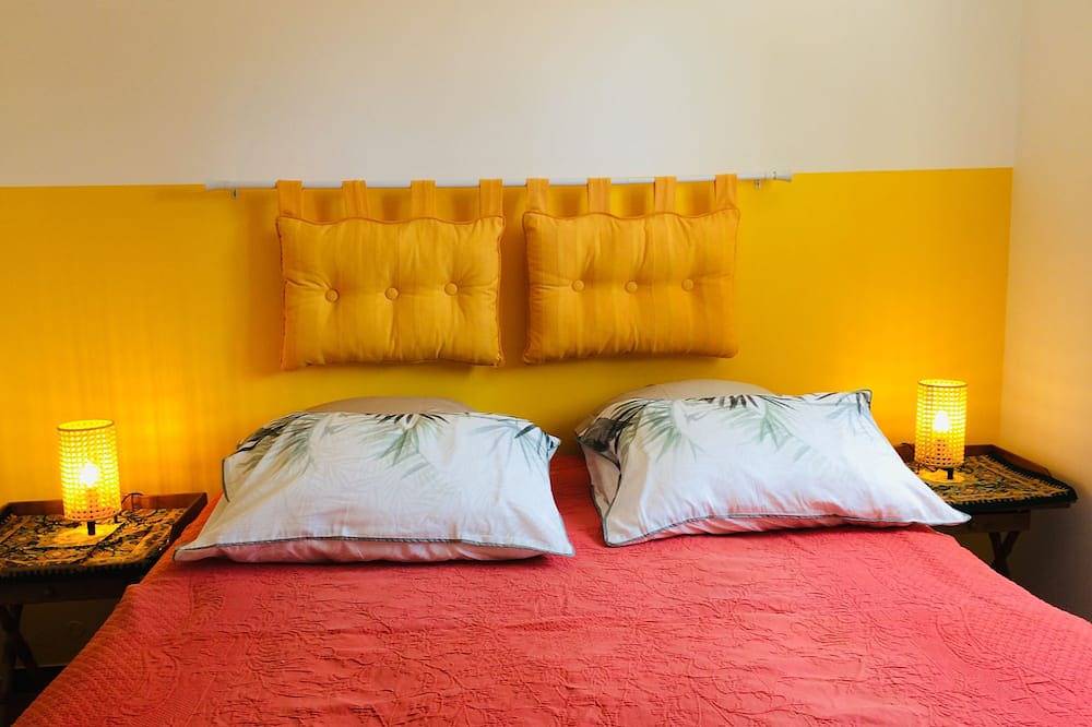 Geheel appartement, Rechtstreeks zicht op zee ‘Appartement-Villa’, rustig, tuin, 2 terrassen. in Carqueiranne, Toulon regio