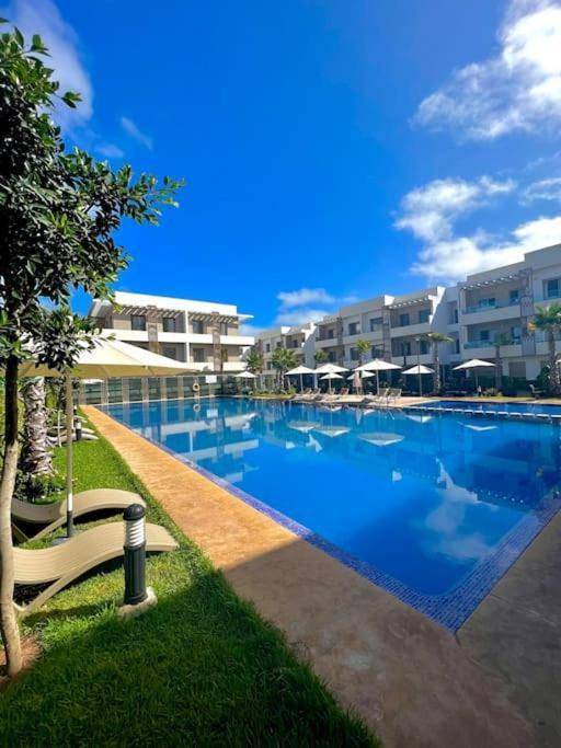 Ferienwohnung für 6 Personen, mit Balkon und Ausblick sowie Pool - 1