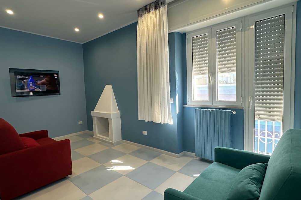 Apartamento entero, Between sea and castle. Bright, beachfront apartment. Sleeps 4 in Barletta, Via Francigena