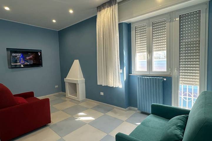 Appartamento intero, Tra mare e castello. Appartamento luminoso, fronte mare. 4 posti letto in Barletta, Barletta-Andria-Trani