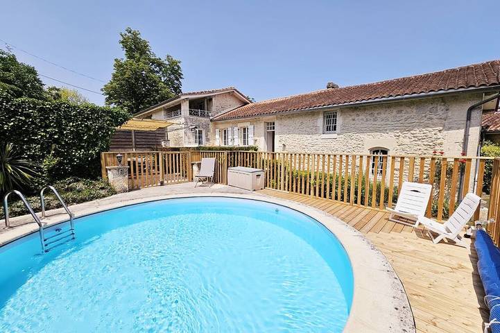 Gîte pour 10 personnes, avec jardin et terrasse