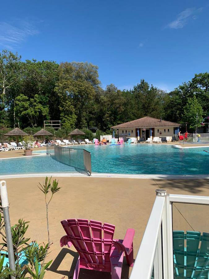 Camping pour 6 personnes, avec terrasse ainsi que jacuzzi et piscine, adapté aux familles à Saint-Brevin-les-Pins - 3
