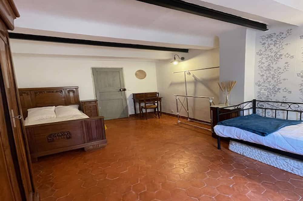 Village house in Quinson in Quinson, Regionaler Naturpark Verdon