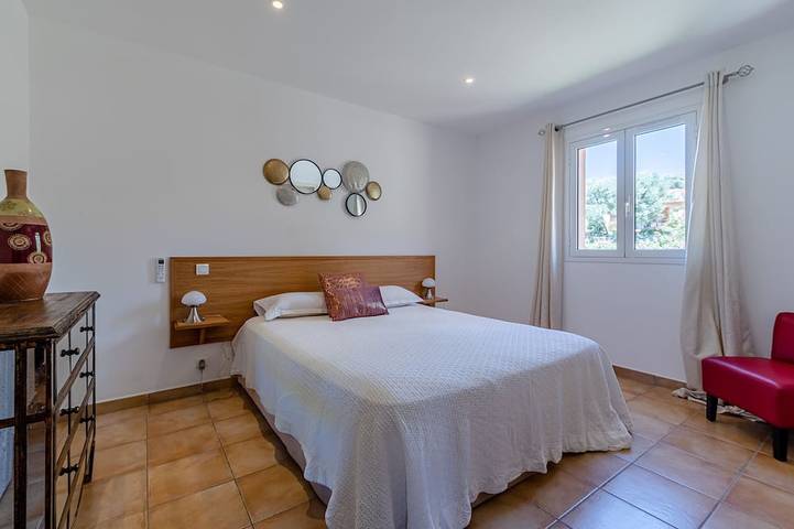 Villa pour 6 personnes, avec Terrasse et Jardin à Monticello - 2