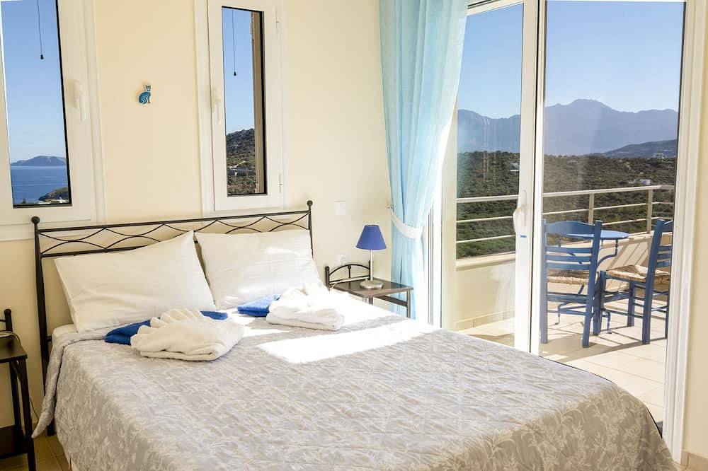 Modern hilltop villa with pool near Agios Nikolaos in Lasithi
