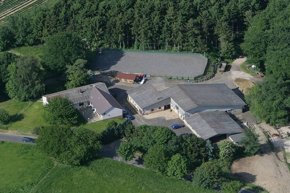 Ganze Wohnung, Im Drachenfelser-Ländchen am Ortsrand gelegens Mehrfamilienhaus in Wachtberg, Rhein-Sieg-Kreis