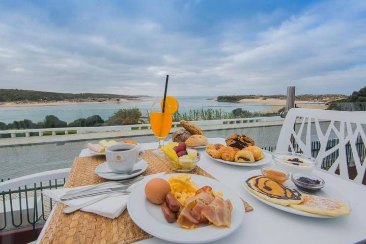 Location de vacances pour 2 personnes, avec terrasse et jacuzzi ainsi que jardin et sauna, animaux acceptés à Vila Nova de Milfontes - 4