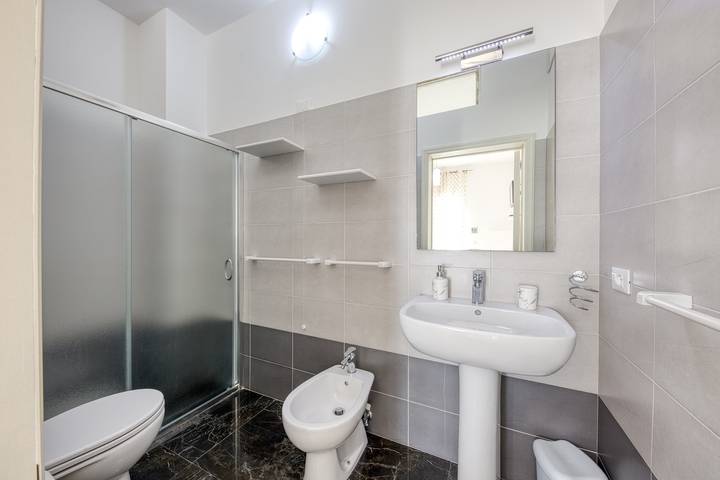 Apartamento entero, Apartamento 'Grande Struttura - Matrimoniale 1' con balcón, Wi-Fi y aire acondicionado in Ugento, Golfo de Tarento