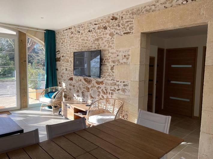 Location de vacances pour 6 personnes, avec jardin ainsi que vue et terrasse à Salles - 4