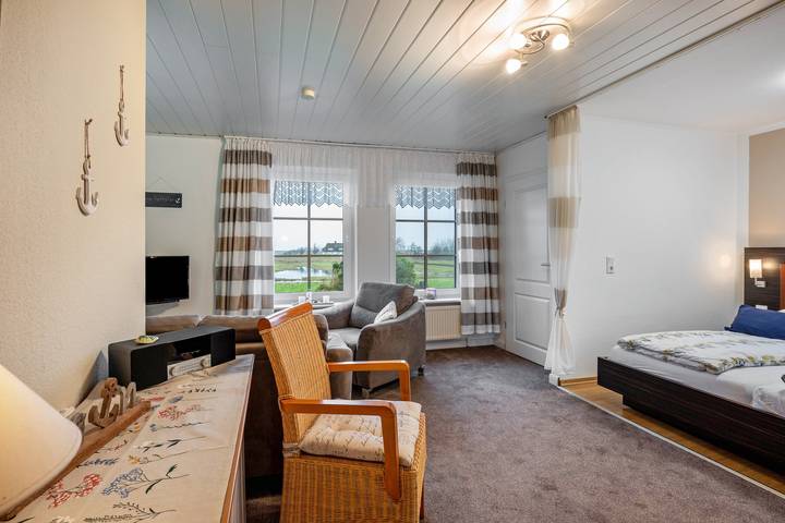 Entire apartment, Apartment 'Fewo Südblick' with Shared Garden and Wi-Fi in Nordfriesische Inseln, Pellworm