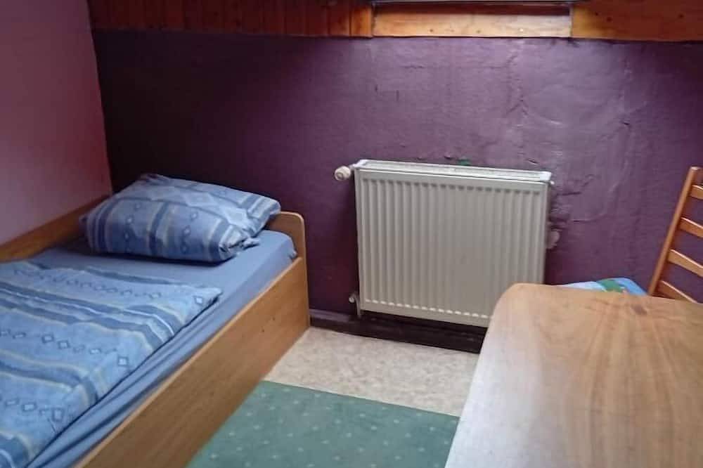 Ganze Wohnung, Gemütliche Ferienwohnung (75qm) am Lande in Furth im Wald, Ostbayern