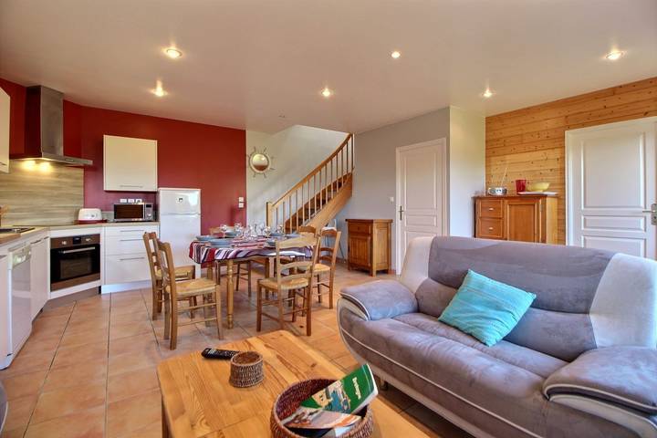Gîte pour 6 personnes, avec terrasse ainsi que jardin et piscine à Paimpol - 2