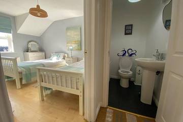 Holiday Home for 6 People in Portrush, County Antrim, Photo 3