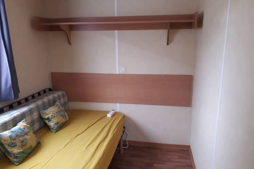 Mobil home dans une ancienne ferme sur 3,5ha in Plougonver, Région de Guingamp