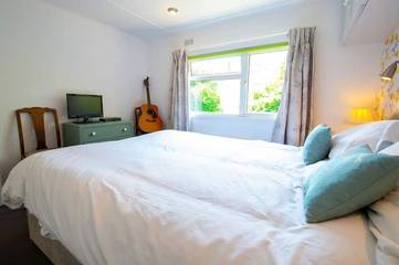 Camping for 4 People in Guestling, High Weald, Photo 2