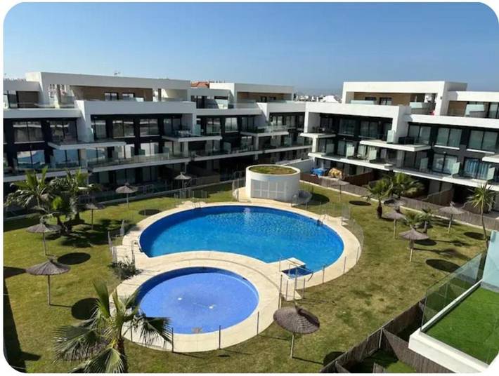 Appartamento per 7 persone, con Balcone e Terrazza nonché Giardino e Piscina a Zahara de los Atunes