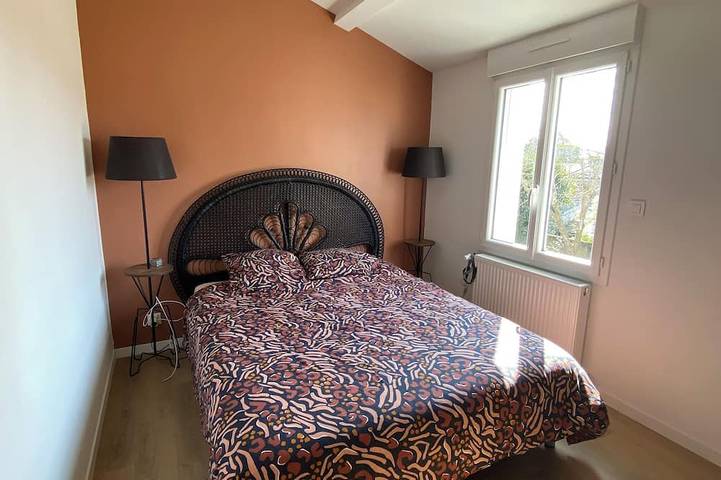 Location de vacances pour 10 personnes, avec piscine ainsi que jardin et terrasse à Saint-Vivien - 4