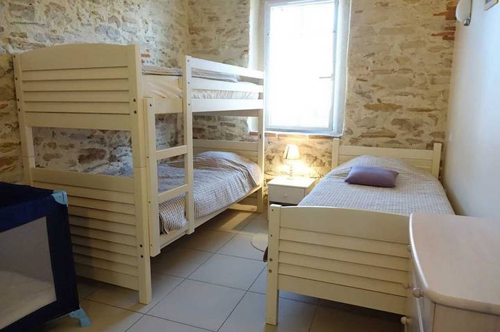 Gîte pour 5 personnes, avec jardin ainsi que terrasse et piscine dans Chaumes-en-Retz - 4