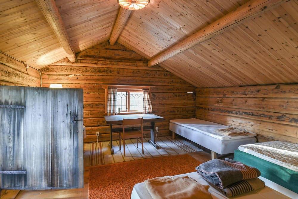 2 bedroom amazing home in Mora/Nunäs in Lake Siljan