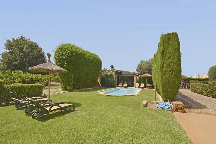 Bennassar in Inca, Majorca Center