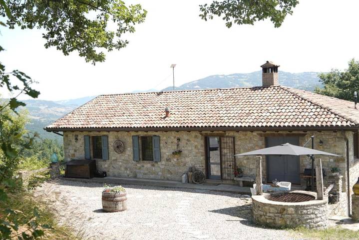 Appartamento per 4 persone, con panorama e piscina nonché giardino in Sestola