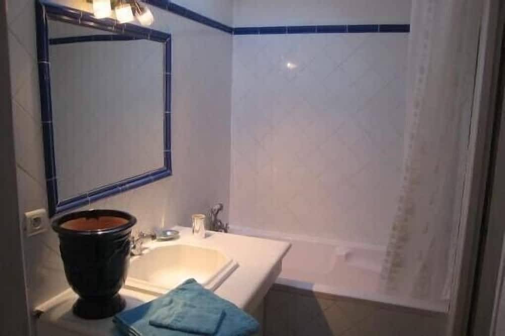 Ferienhaus Boulbon. Haus am Fuße des alten Schlosses zwischen Avignon & Baux de Provence in Boulbon, Arles und Umgebung