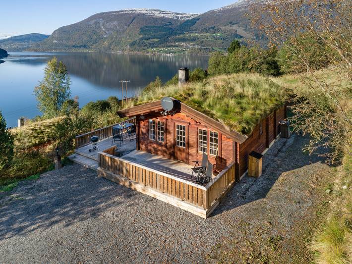 Feriehus for 4 personer, med Terrasse og Hage i Olden