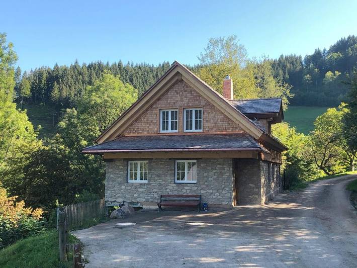 Ferienhaus für 12 Personen, mit Sauna und Garten sowie Ausblick in Simonswald