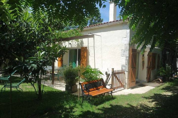 Gîte pour 4 personnes, avec Terrasse et Jardin à Étaules