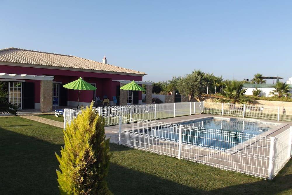 Fabulous villa, quiet place, Swimming pool, Bbq,Ac, Wifi. in Algoz, Faro Distrikt