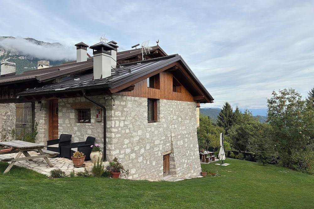 Maso Milù - Modern and charming chalet in the heart of Tesino nature in Castello Tesino, Valsugana