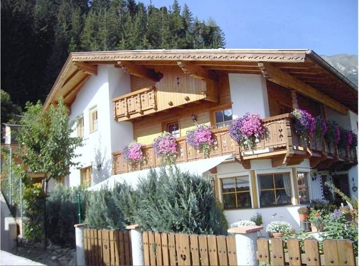 Ferienwohnung für 6 Personen, mit Balkon und Terrasse sowie Sauna und Ausblick