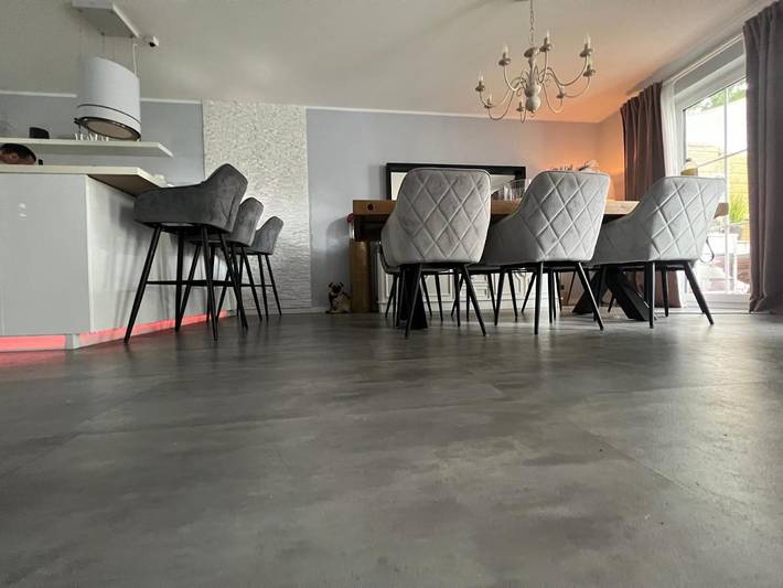 Ferienhaus für 7 Personen, mit Balkon und Terrasse sowie Garten und Pool in Falkensee