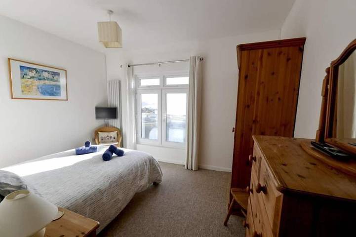 Cliff House - peut accueillir 6 personnes dans 3 chambres in Woolacombe, Devon