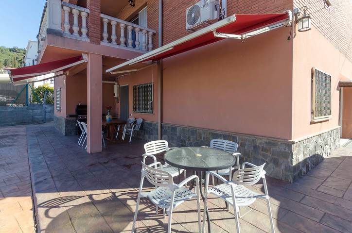 Casa rural para 6 personas, con terraza, Se admiten mascotas en Vidreras - 3