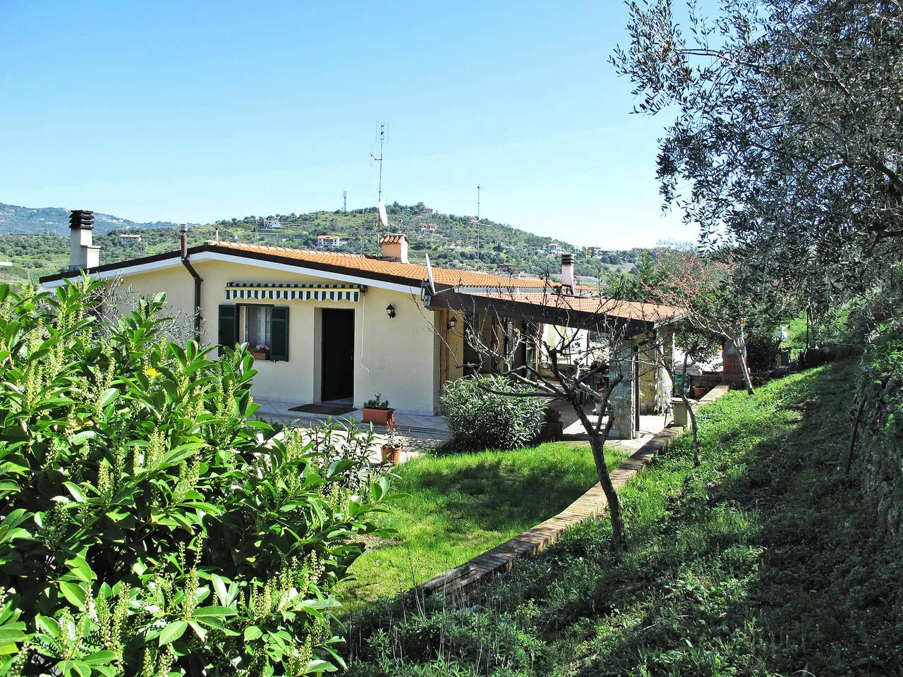 Casa 4 Persone in Poggi Imperia, Imperia