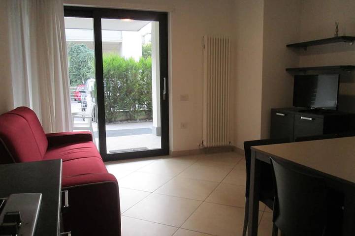 Apartamento entero, Apartamento a tiro de piedra del lago / playa y cerca del centro in Riva del Garda, Montañas Garda