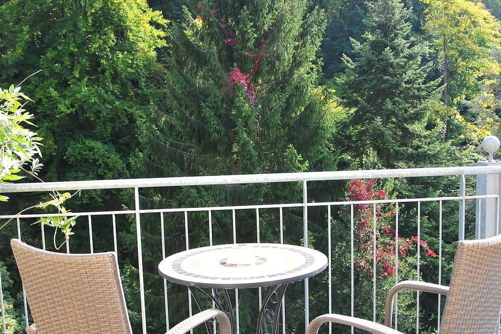 Entire apartment, Dream view, balcony and close to nature in Baden-Baden, Northern Black Forest