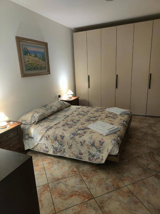 Ferienhaus für 5 Personen, mit Balkon und Whirlpool sowie Terrasse und Garten