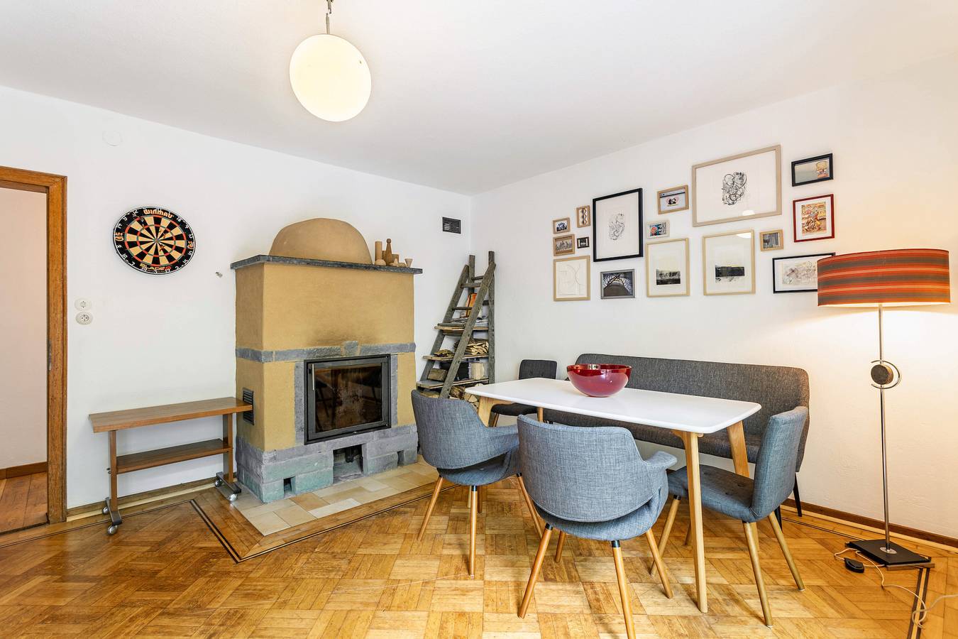 Ganze Wohnung, Ferienwohnung 'Anno 1960' mit Bergblick, privater Terrasse und Wi-Fi in Bestwig, Hochsauerlandkreis