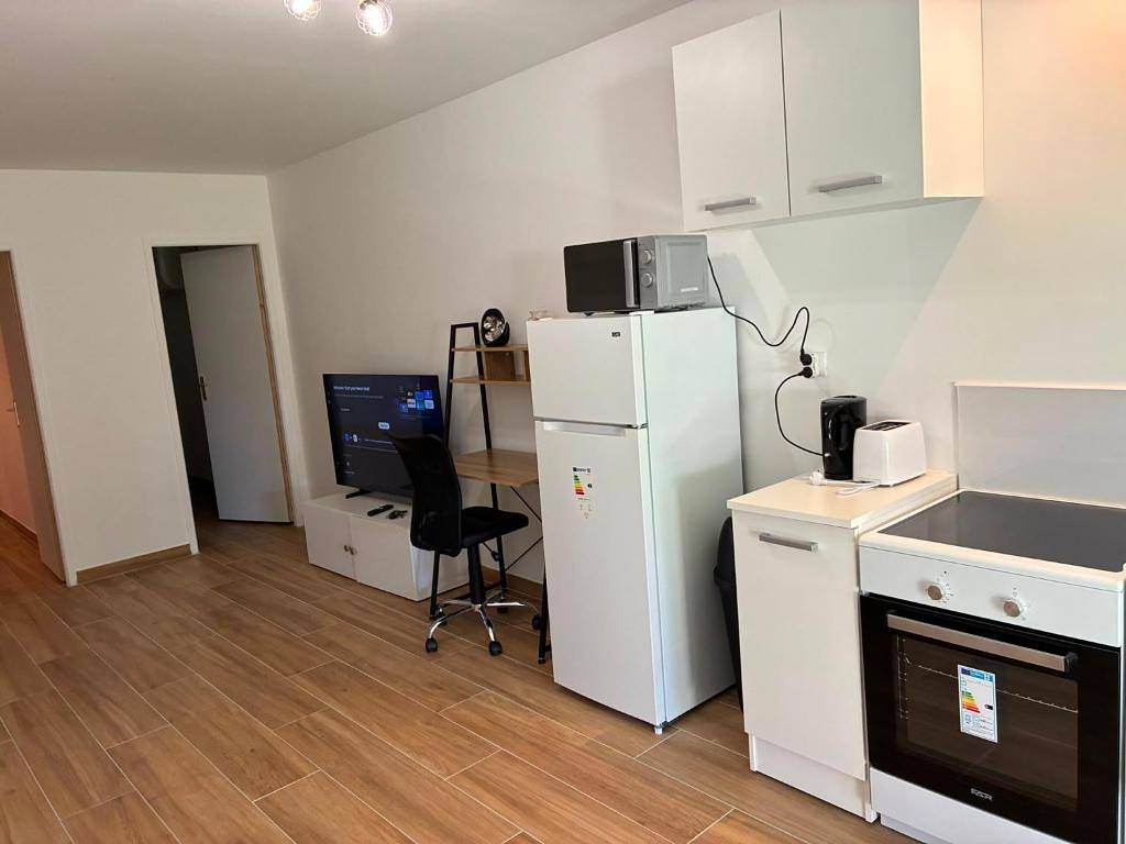 Apartamento entero, Novastay Breuillet — Apartamento moderno con jardín in Breuillet (Essonne), Essonne